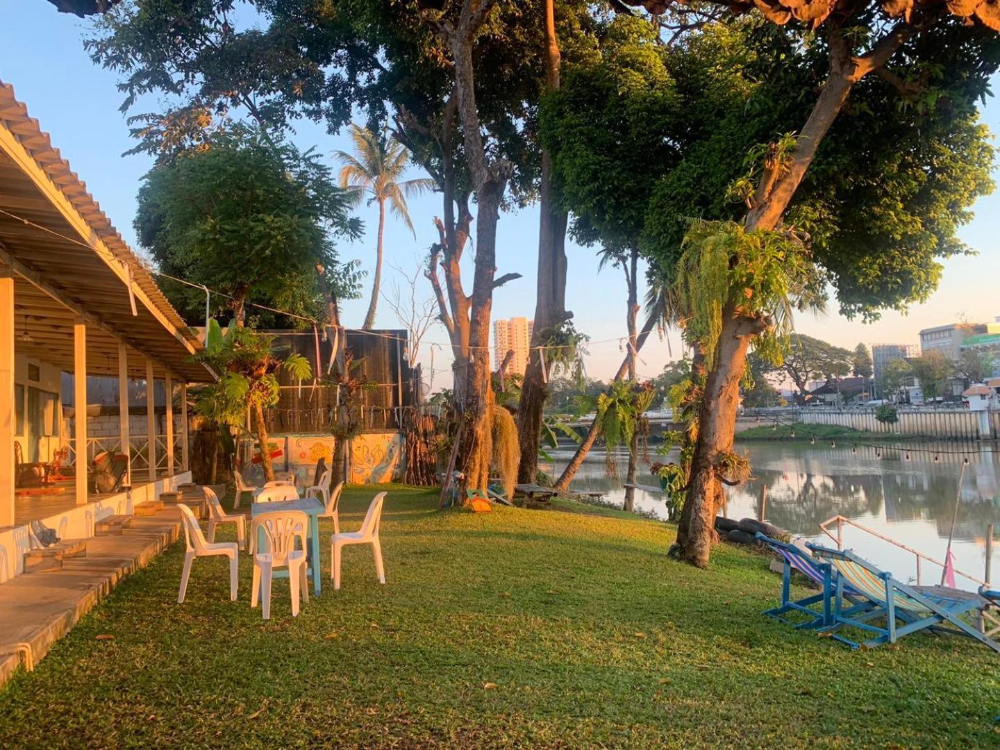 Ban Narai River Guesthouse Чиангмай Екстериор снимка